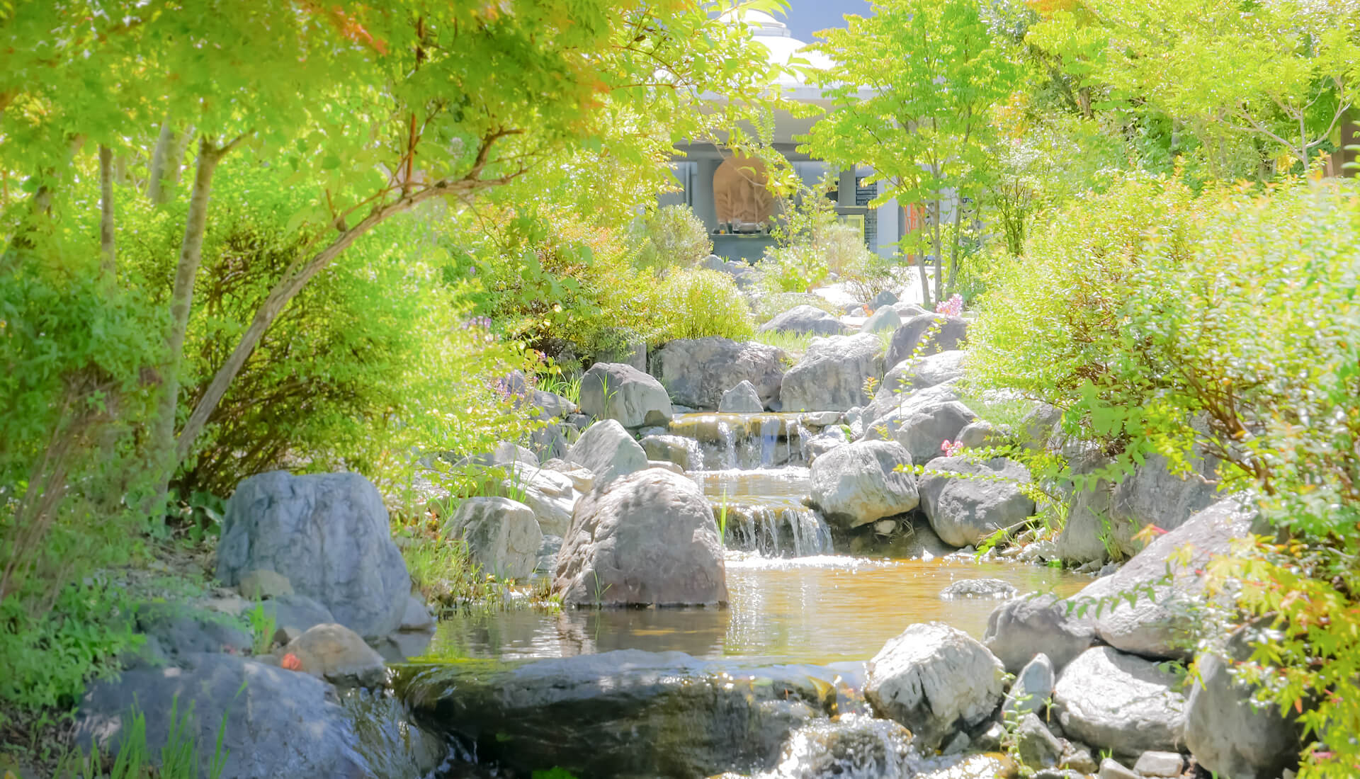 北摂池田メモリアルパーク sなごみ霊廟前せせらぎの小径