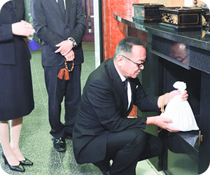 ご家族の手で納骨できる